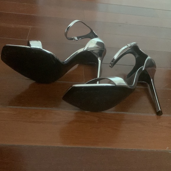 Saint Laurent Amber 105 Silver Metallic / Argento Sandals - Authentic - Size 38 - Picture 6 of 6